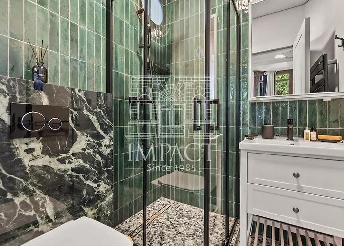 - 2167 - Impact Center *