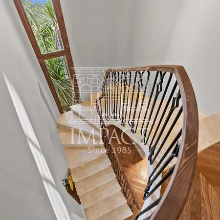 - 2167 - Impact Center * Канны